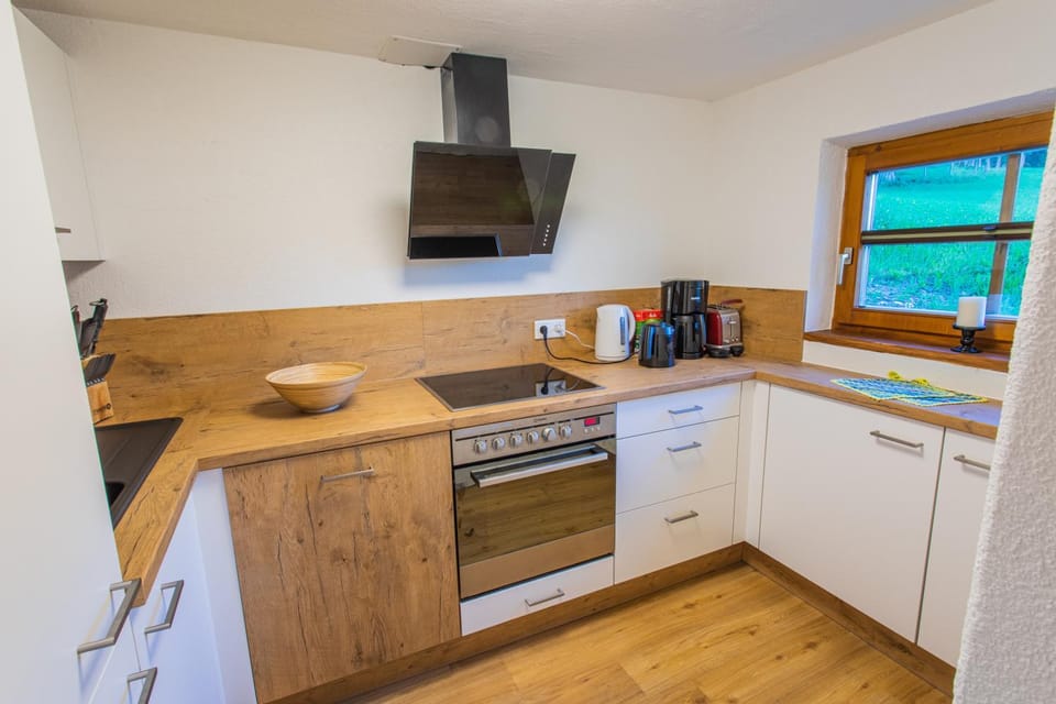 Coffee/tea facilities, Kitchen or kitchenette, dishwasher