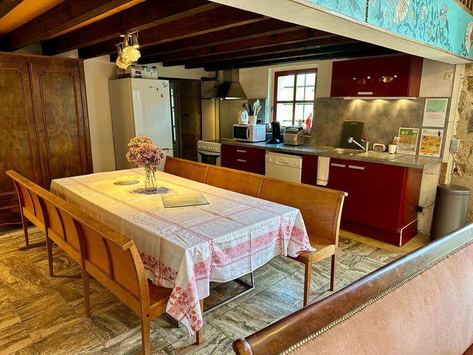 Chaleureuse maison rustique, vue vestige romain House in Autun