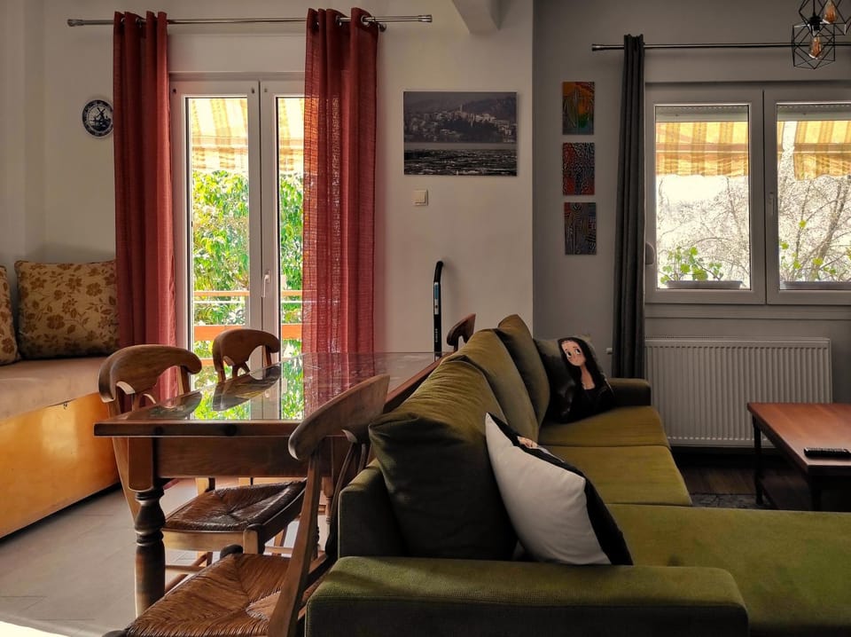 Living room, Seating area, Dining area