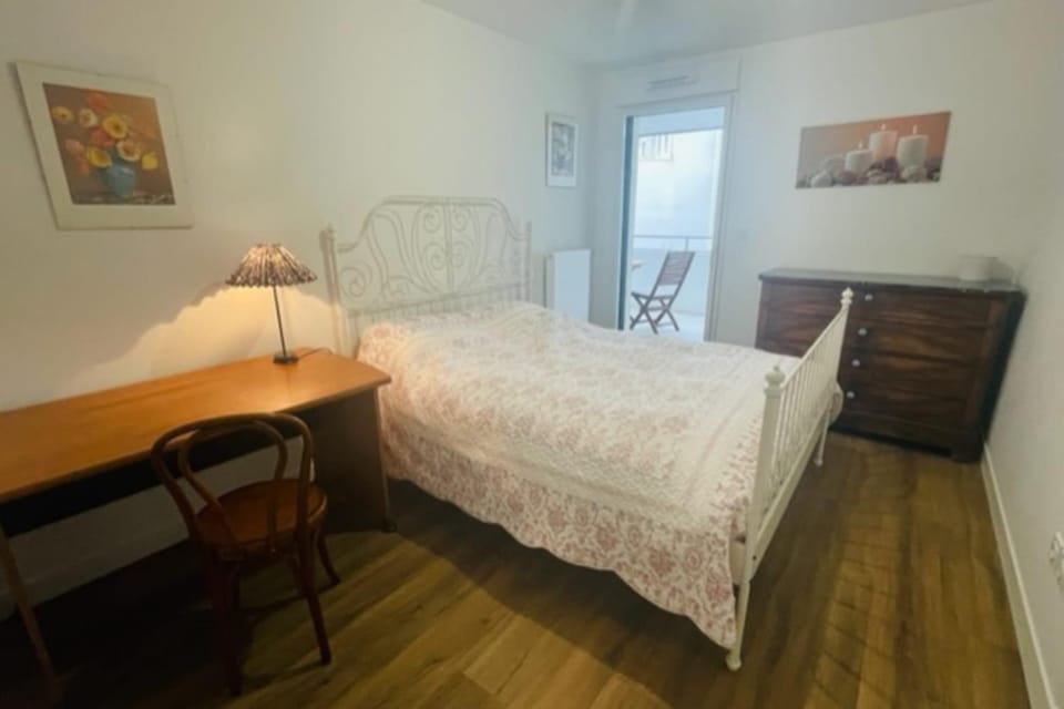 Nice 66m with terrace in La Rochelle Apartment in La Rochelle
