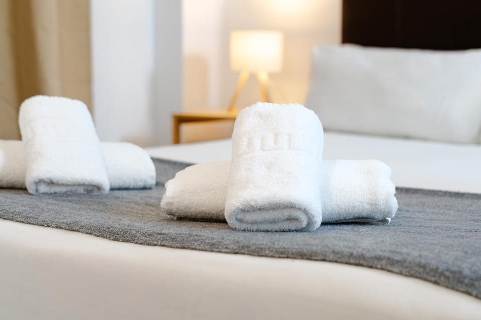 Bed, Photo of the whole room, Bedroom, towels