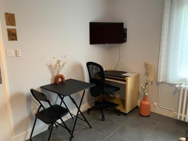 chambre indépendante chez particuliers avec salle de bain privative Vacation rental in Auvergne-Rhône-Alpes
