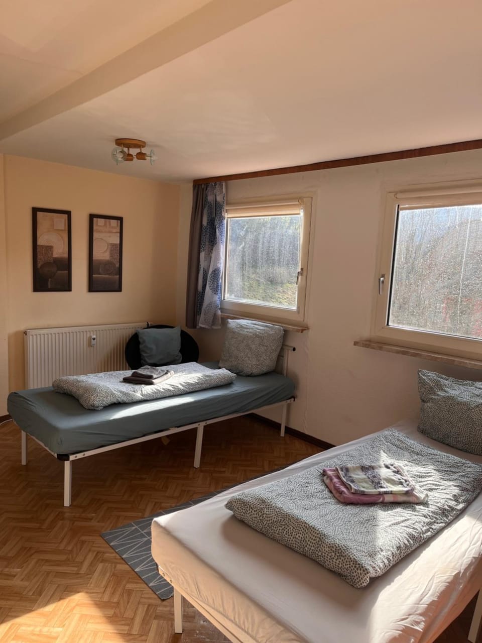 Große Monteurwohnung mit 4 Zimmer und Parkplatz, Waschmaschine, Internet, voll ausgestattete Küche Apartment in Bavaria