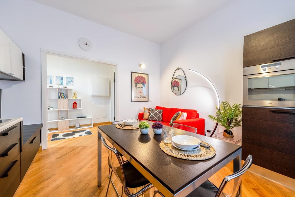 Kitchen or kitchenette, Living room, Seating area, Dining area, minibar, pet friendly