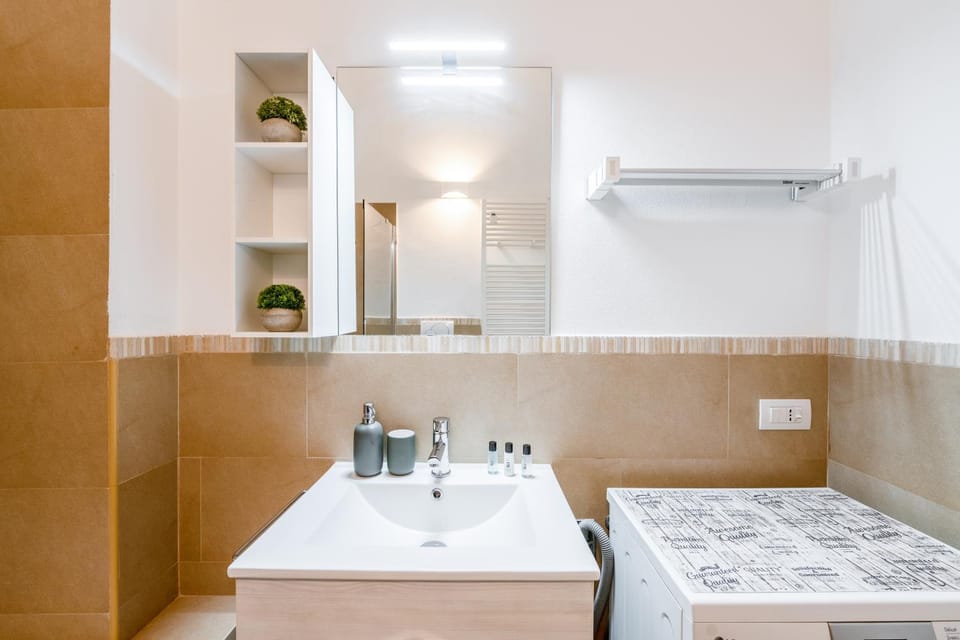 Bathroom, towels