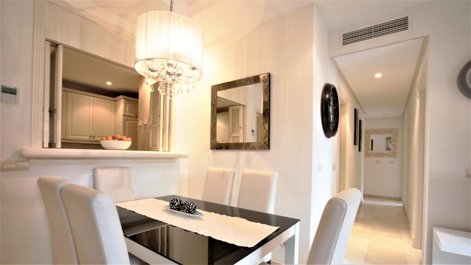 R15 Beach side 3 bedroom flat Apartment in Marbella