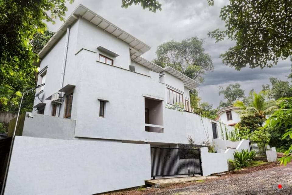 Fully AC 3BDHK villa with Jacuzzi pool and courtyard Villa in Goa, India