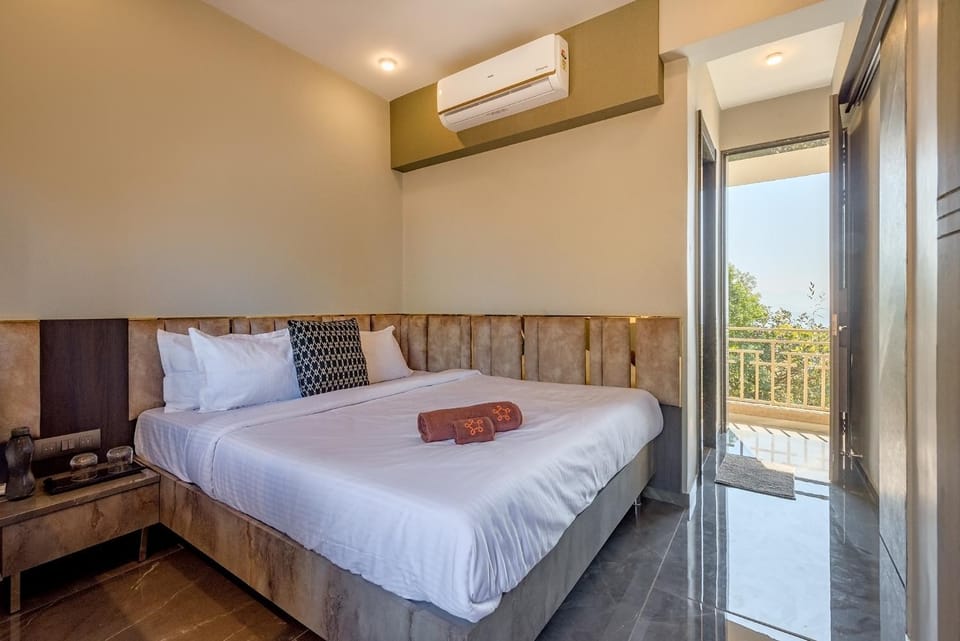 Property building, Balcony/Terrace, fireplace, fireplace, air conditioner, air conditioner