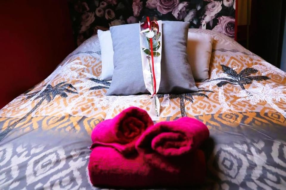 ROMANTIC STUDIO EVE - PROCHE GARE - NETFLIX - WiFi Apartment in Amiens