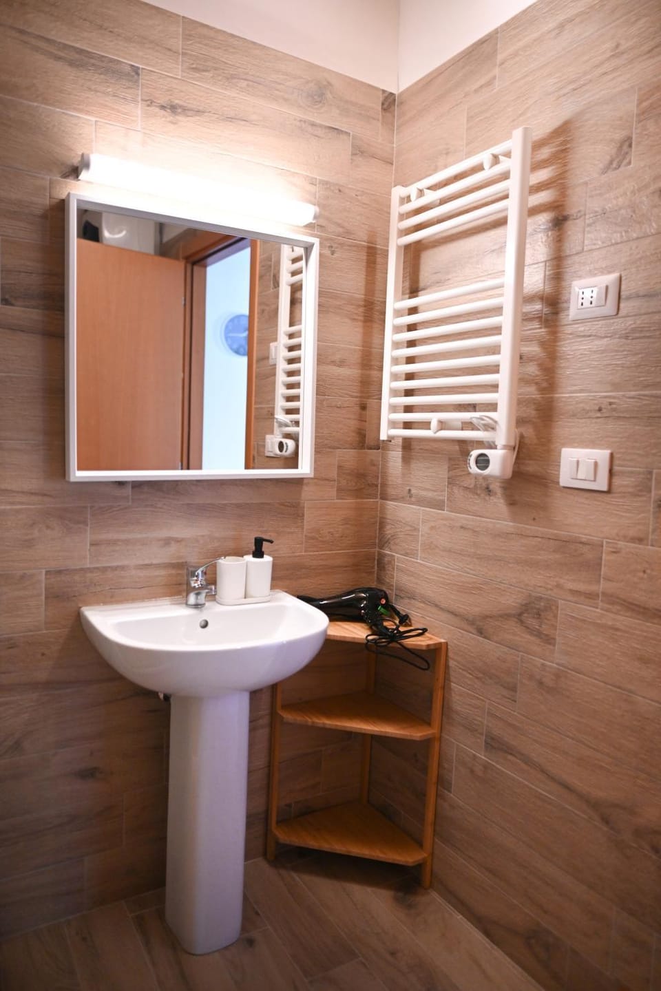 Bathroom, heating