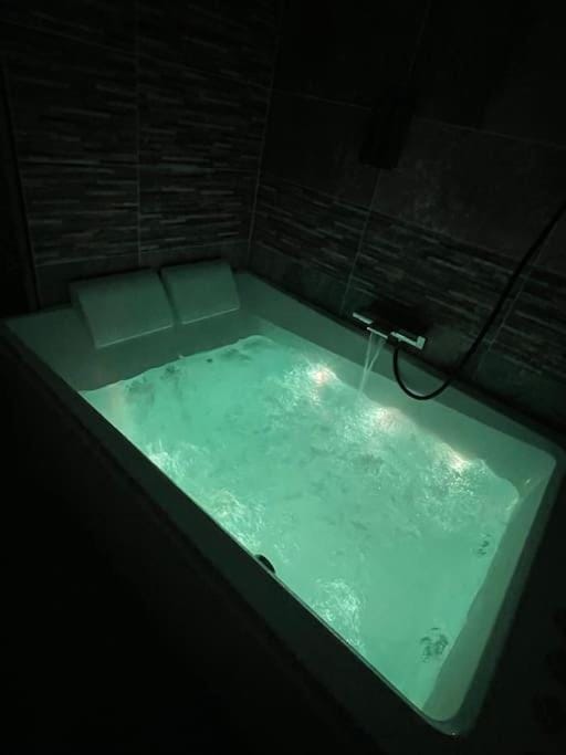 La suite Balnéo Apartment in Bourgogne-Franche-Comté