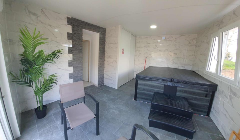 Hot Tub, Spa and wellness centre/facilities, Spa and wellness centre/facilities