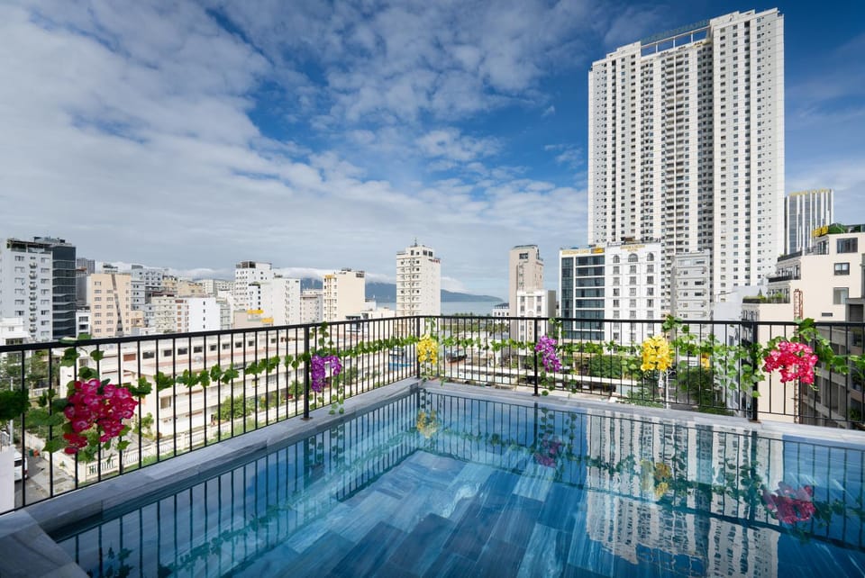 Swimming pool, Internal: Not applicable to any particular room