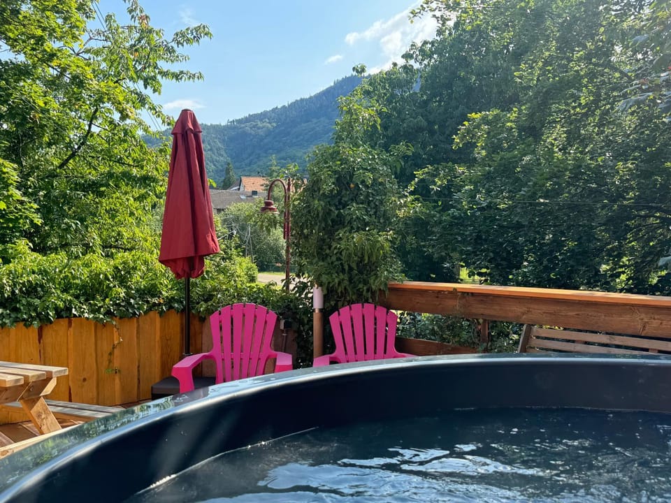Hot Tub, Hot Tub