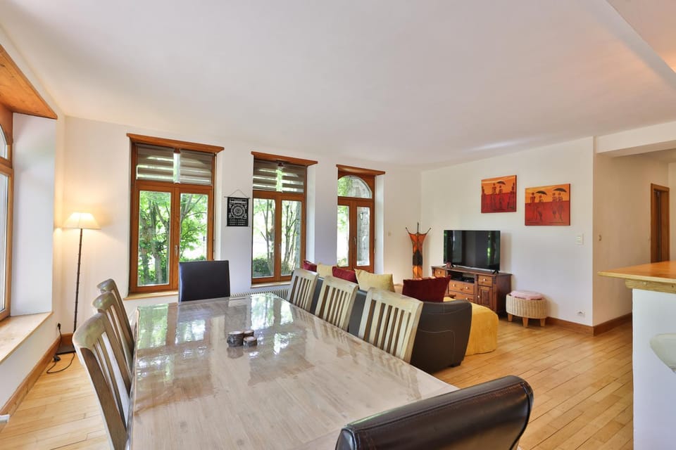 Communal lounge/ TV room, Living room, Dining area
