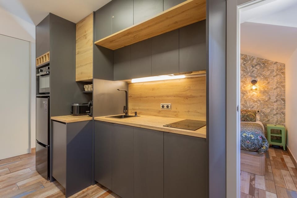 Kitchen or kitchenette