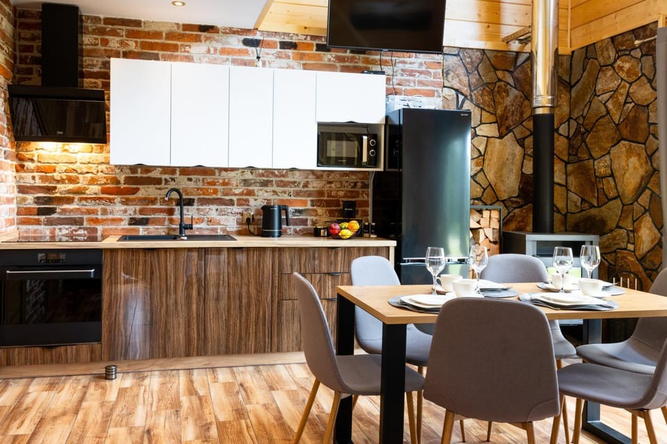 Kitchen or kitchenette, Dining area, minibar, pet friendly, stove