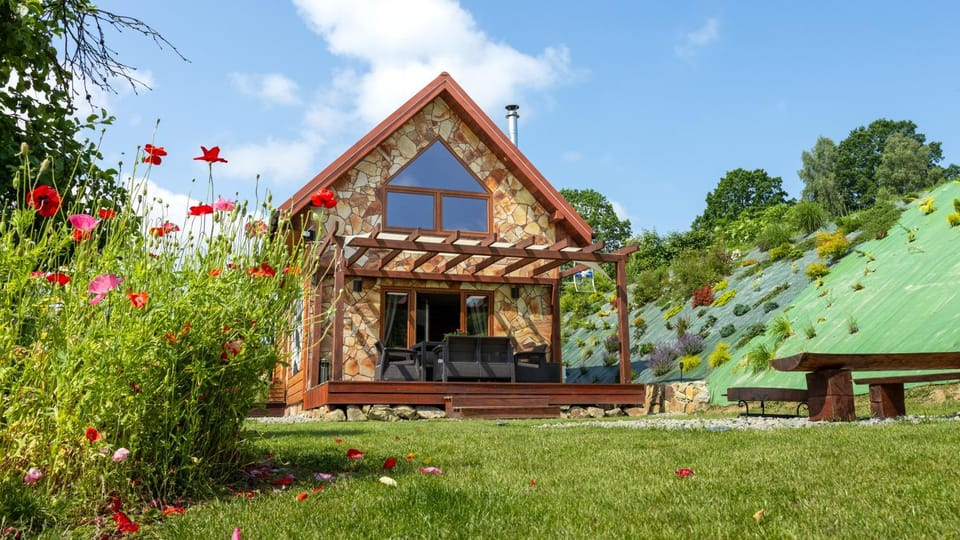 Property building, Spring, Day, Natural landscape, Garden, Garden view