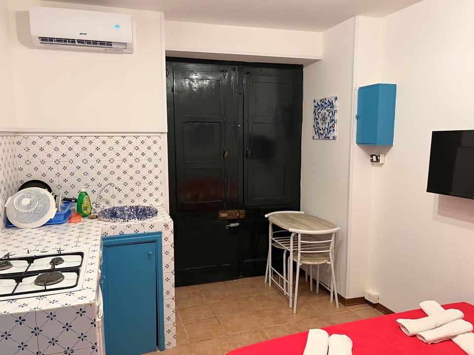 Living room, Photo of the whole room