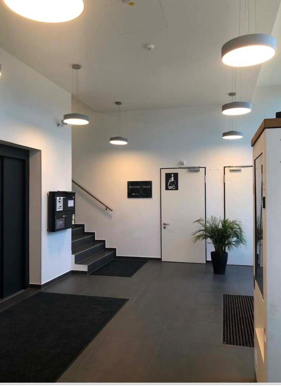 Lobby or reception, elevator