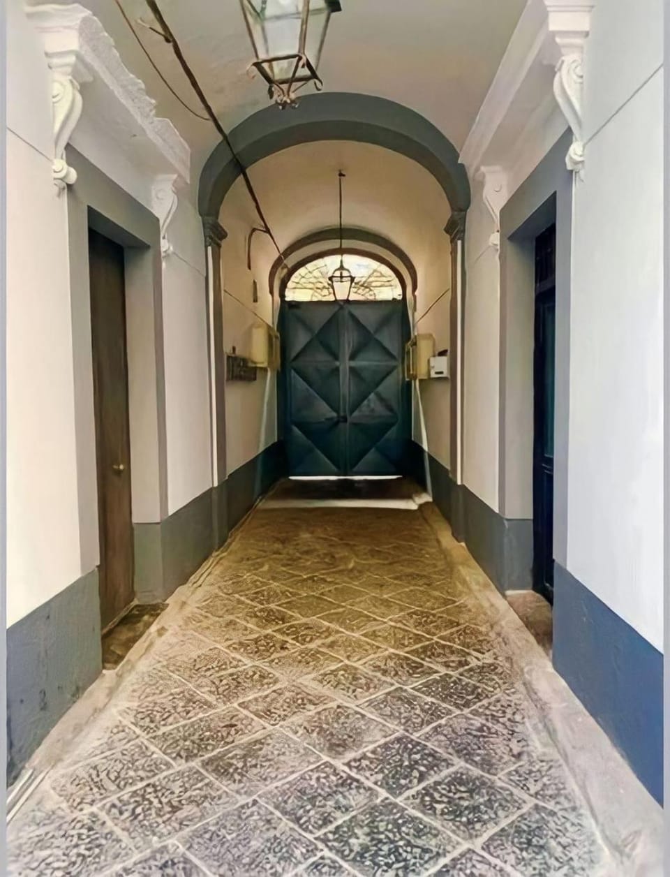 Facade/entrance