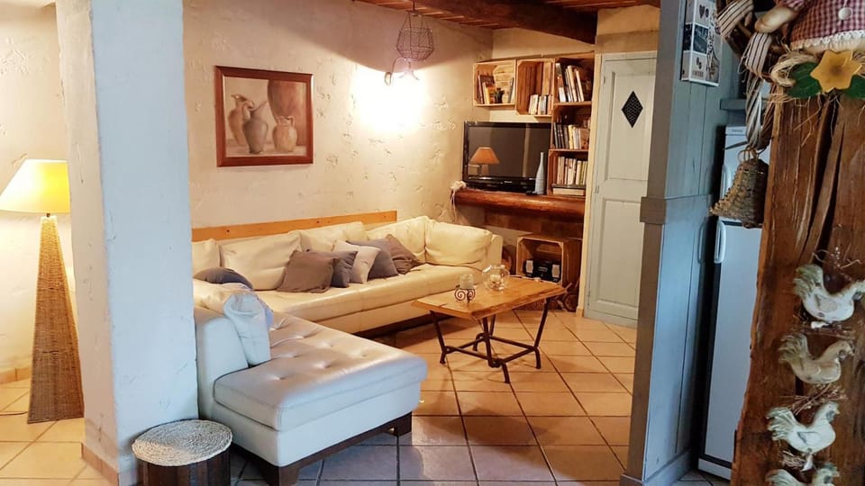 Gîte individuel camfier House in Saint-Maximin-la-Sainte-Baume