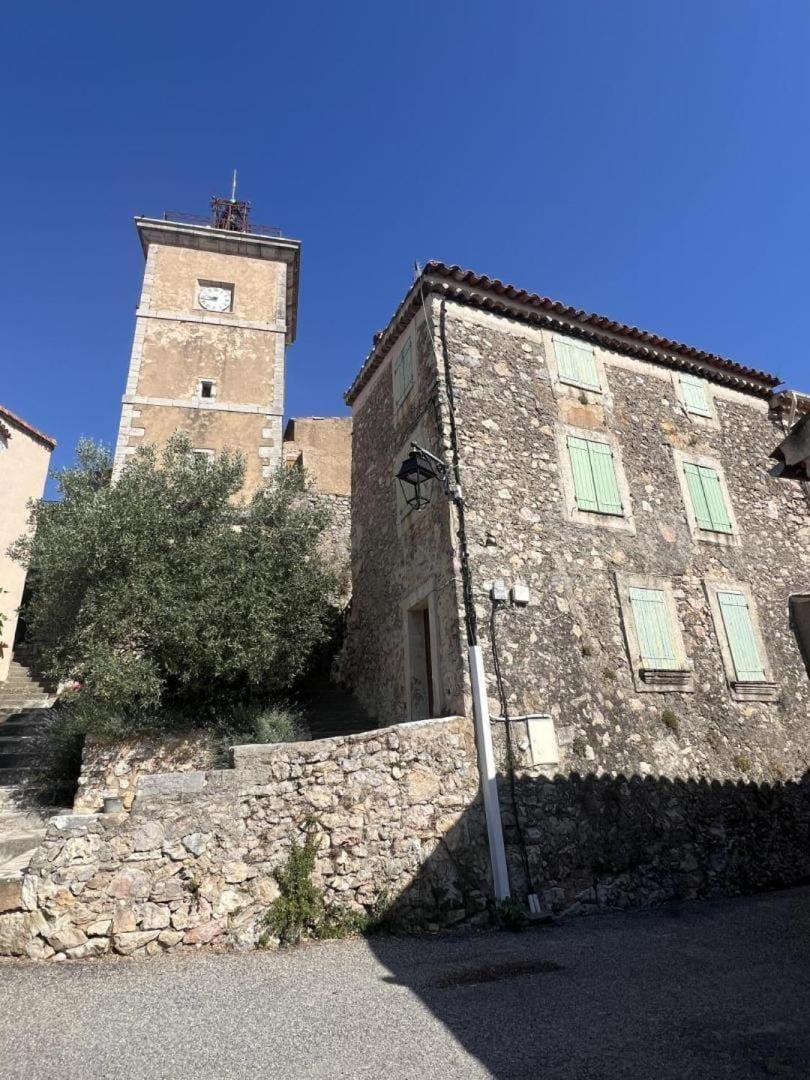 L'horloge House in Aups