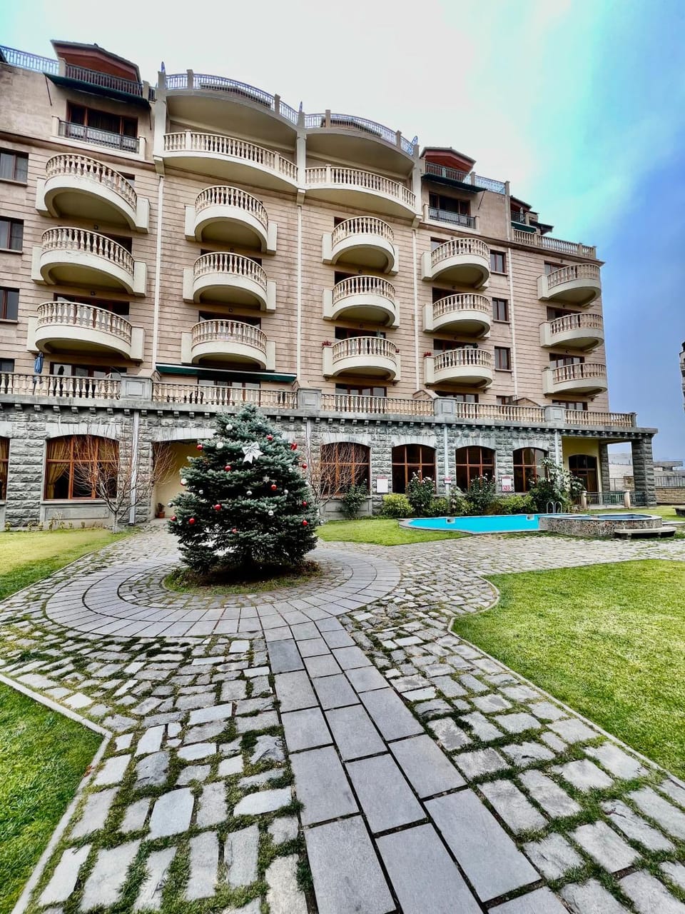 Property building, Day, Garden view, Pool view, Swimming pool