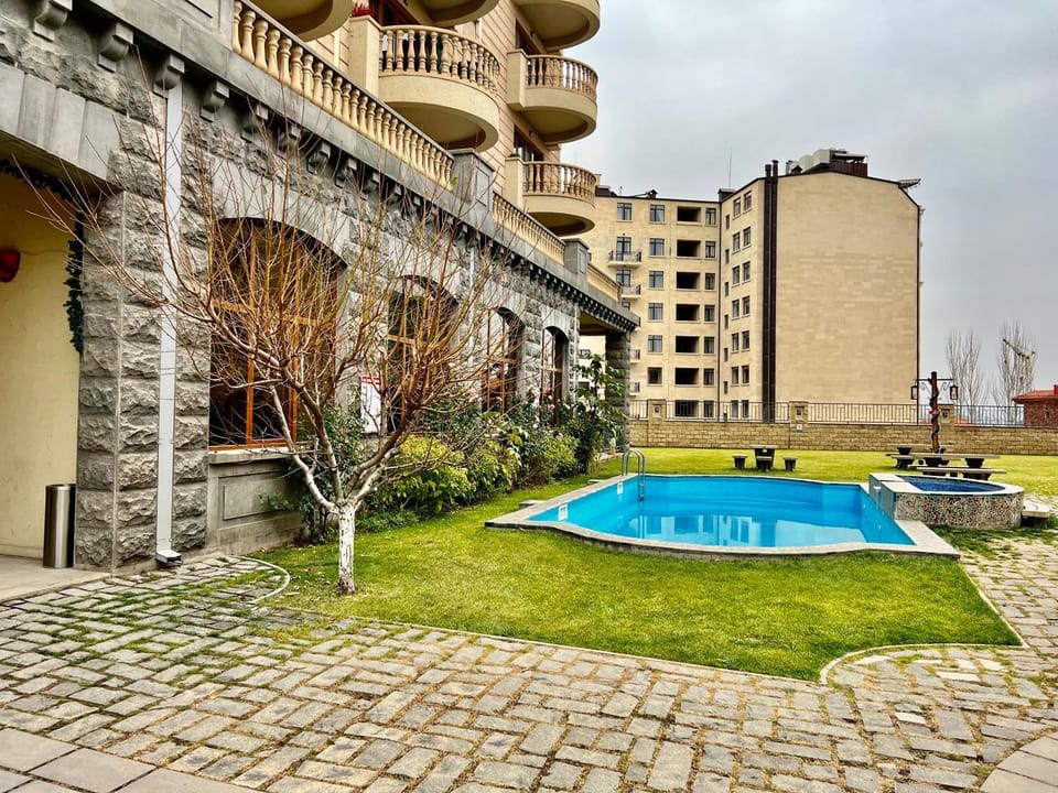 Property building, Day, Garden, Garden view, Pool view, Swimming pool