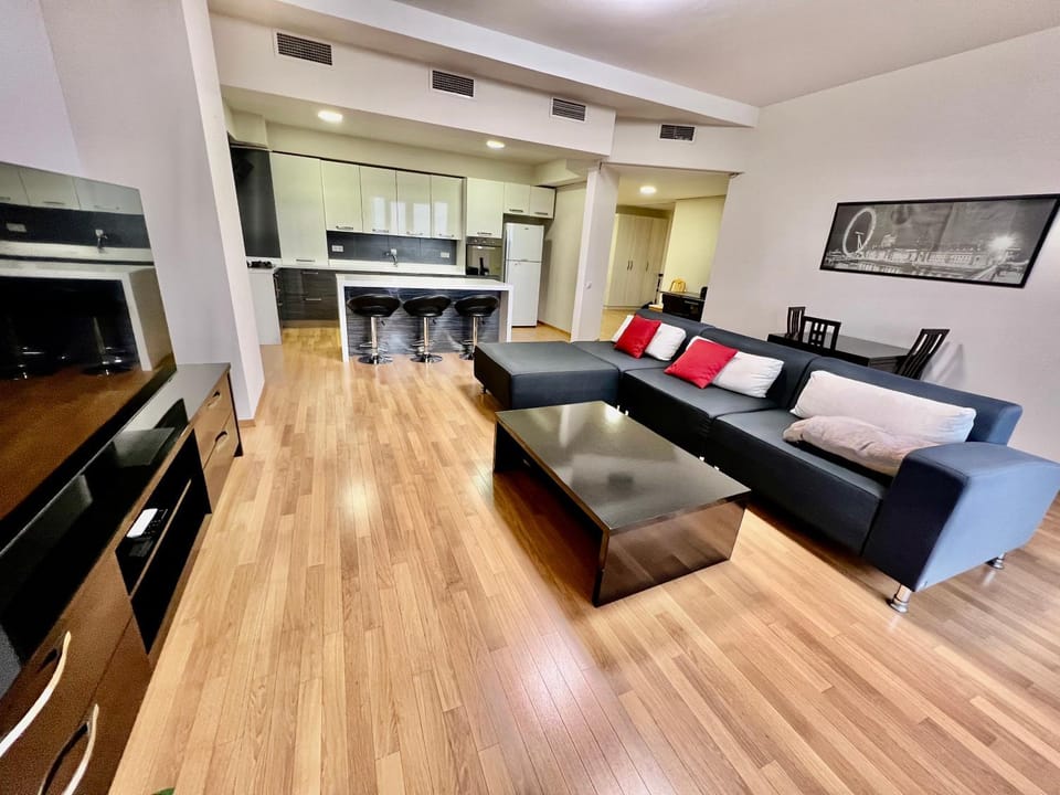 Communal lounge/ TV room, TV and multimedia, Living room, Seating area