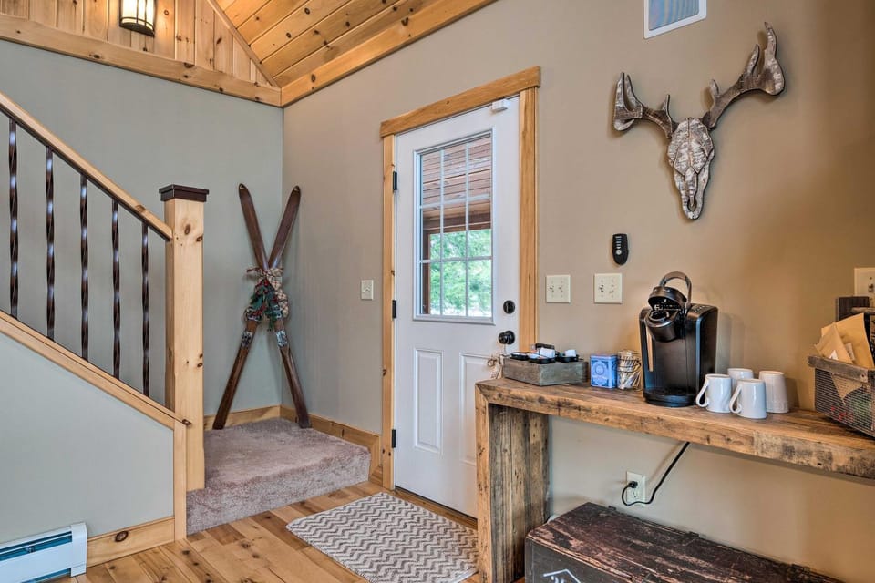 Spacious Cabin: 10 Mi to Sunday River Skiing! Cabin in Newry