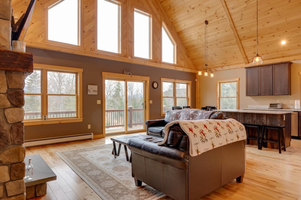 Spacious Cabin: 10 Mi to Sunday River Skiing! Cabin in Newry