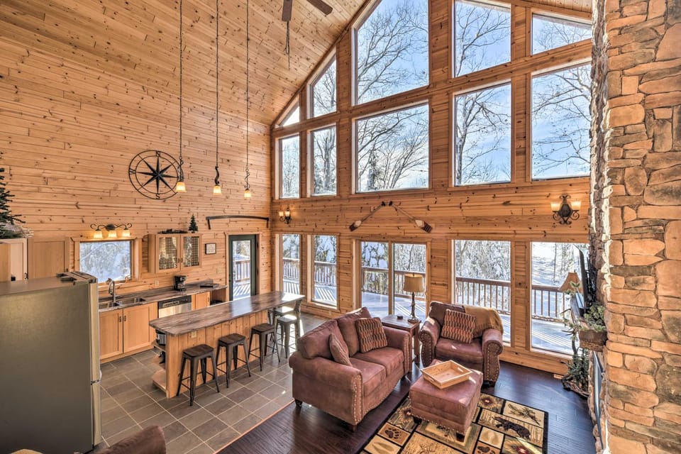Paddle Ready: Hayward Lake View Retreat w/ BBQ House in Bass Lake