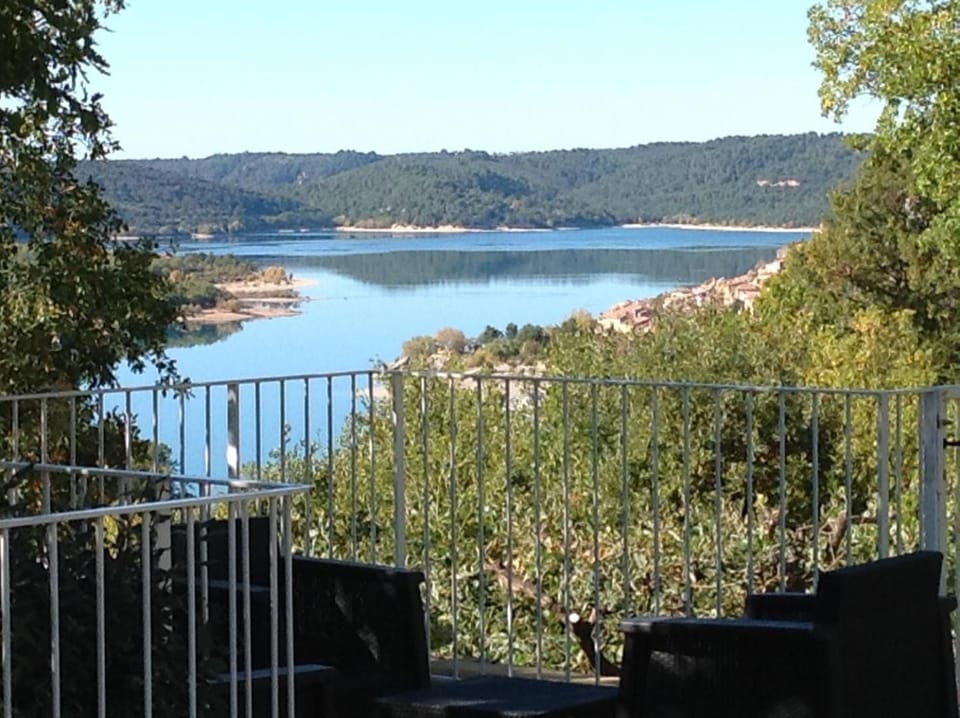 Au mas du lac piscine privée House in Bauduen