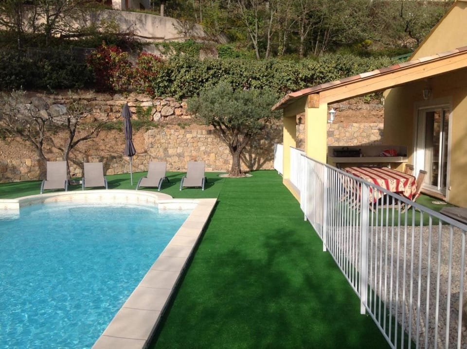 Au mas du lac piscine privée House in Bauduen