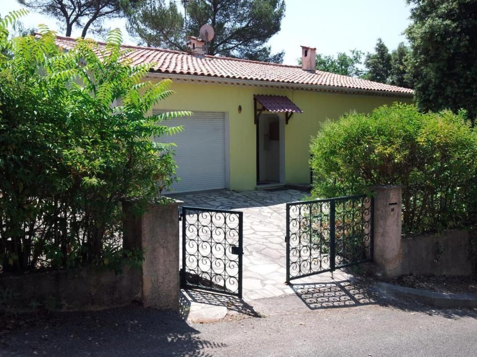 Villa spacieuse proche village House in Lorgues