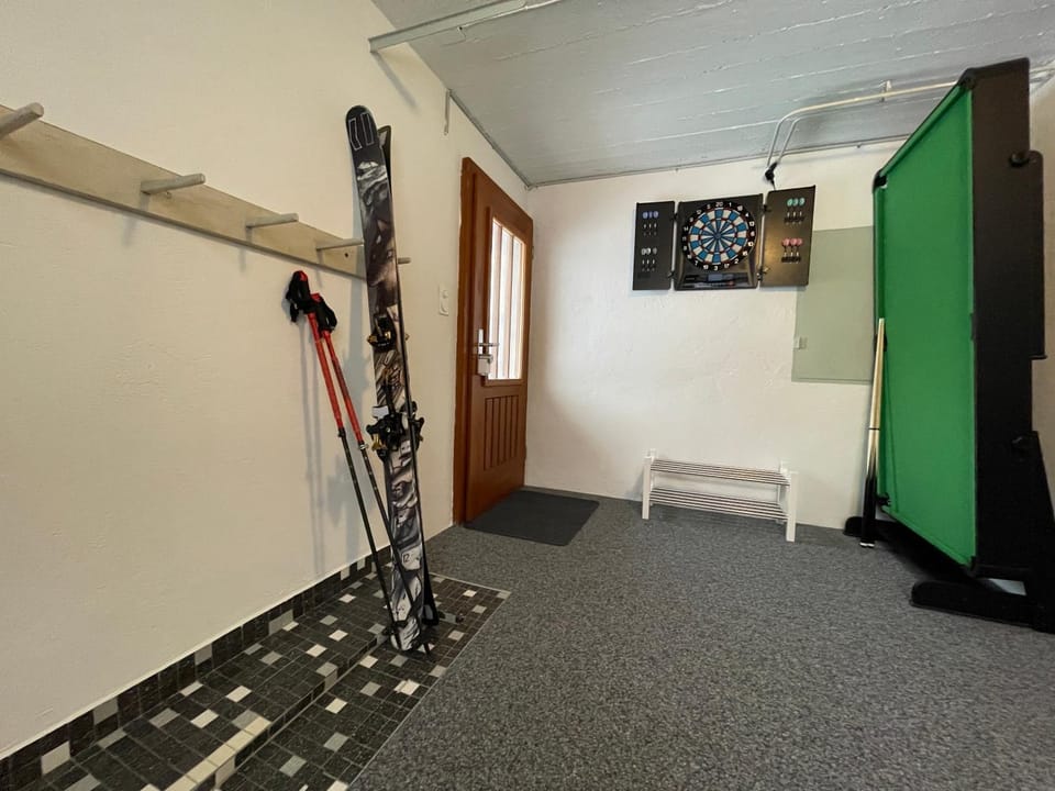 Darts, Skiing