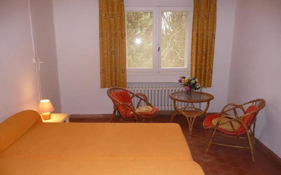 Gite de la bayorre House in Hyères