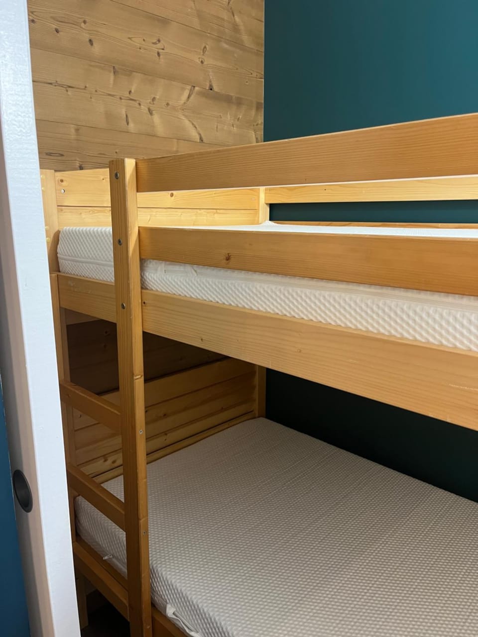 Bed, bunk bed