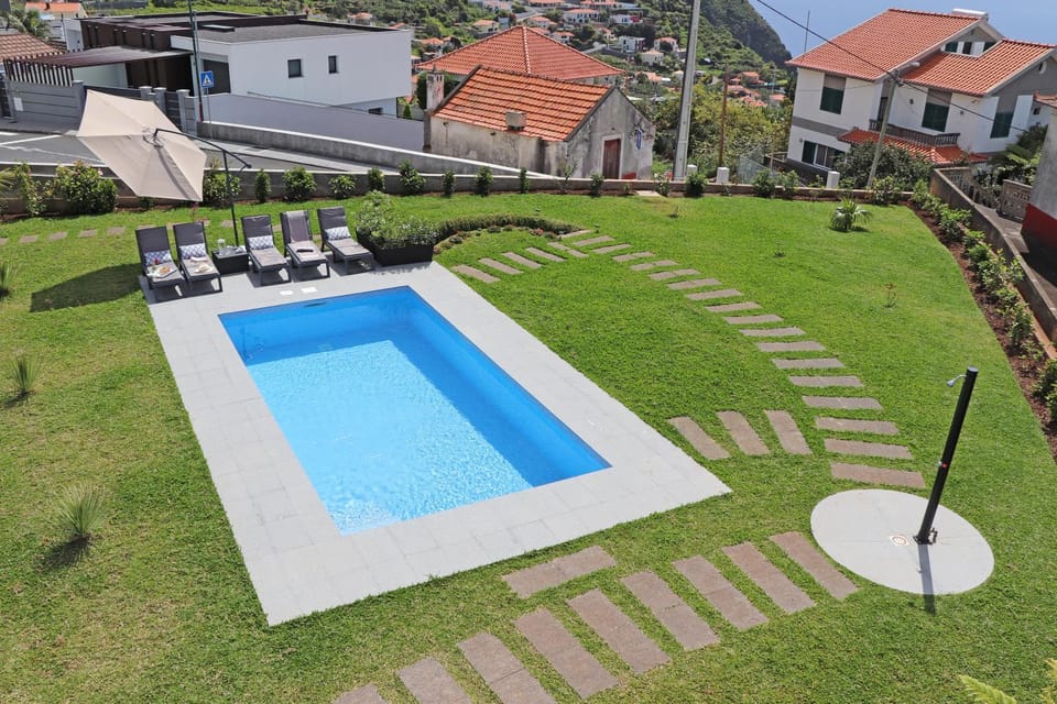 Garden, Swimming pool, Swimming pool