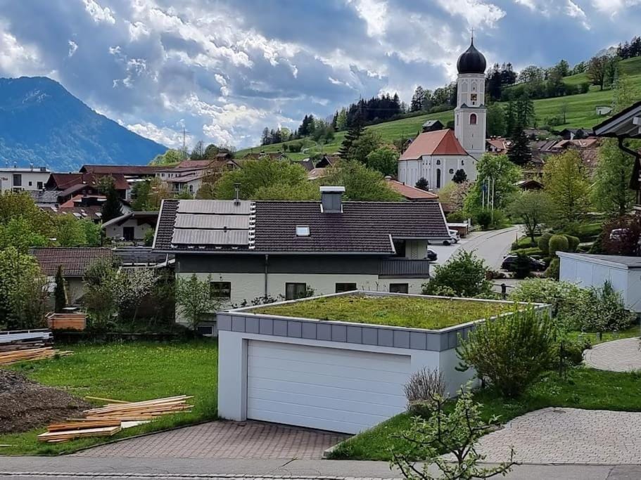 Nearby landmark, Neighbourhood, Mountain view