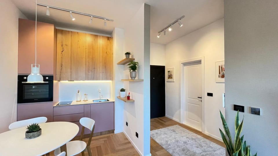 Bathroom, Kitchen or kitchenette, Dining area, kitchen
