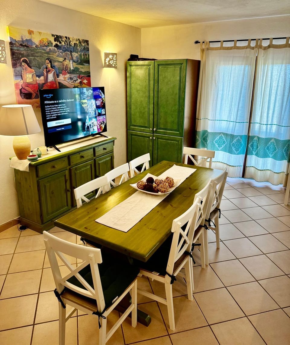 casa a pochi minuti dalla spiaggia di vignola Chalet in Sardinia