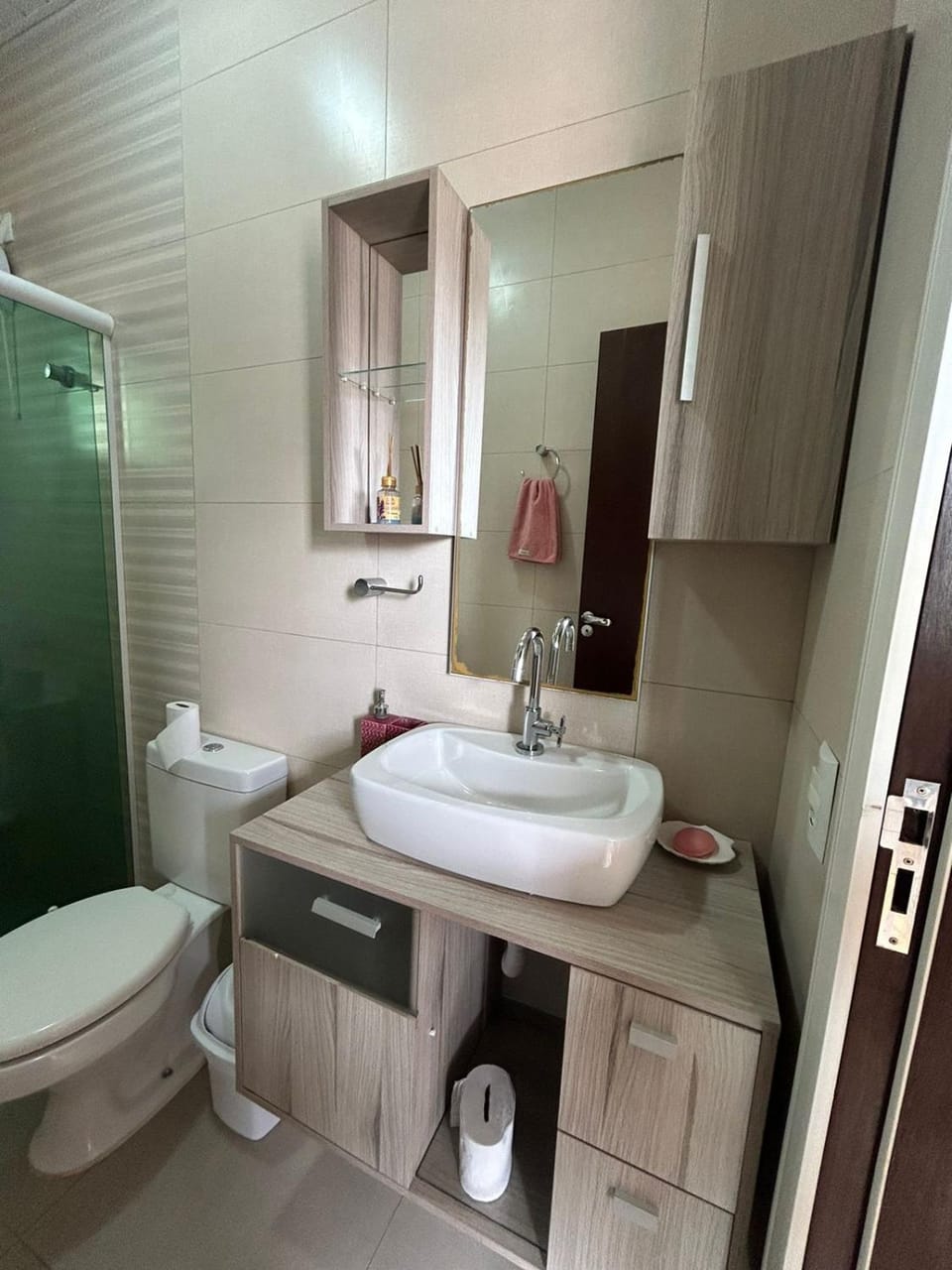 Shower, Bathroom, towels