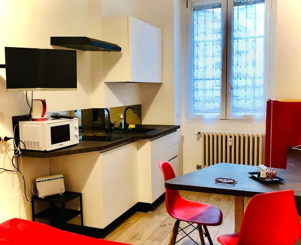 Coffee/tea facilities, Living room, Dining area, minibar, stove