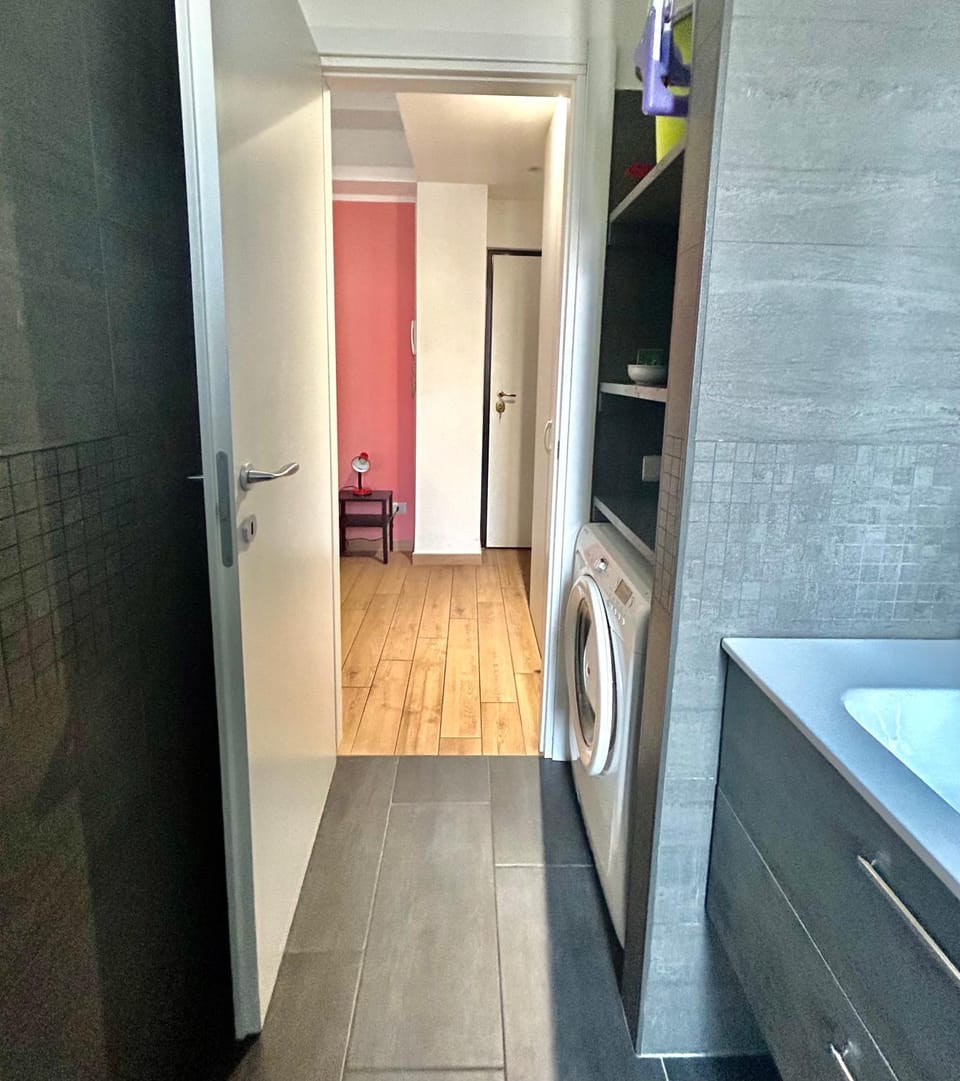 Shower, Bathroom, washing machine