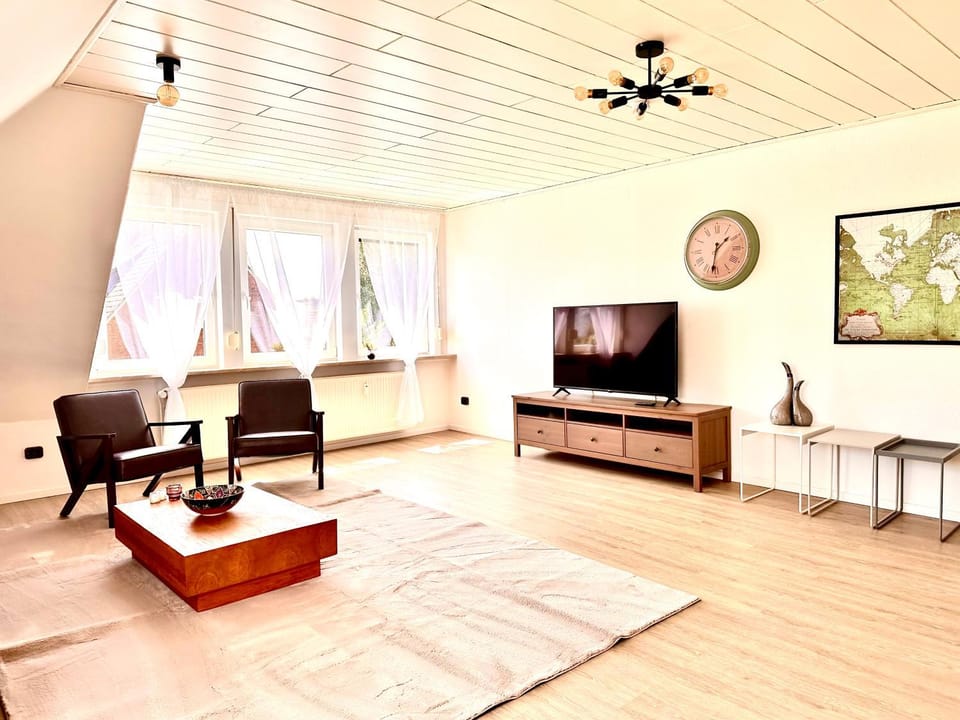 Loft 16 Weyhe - Self Check-In, Smart TVs, WLAN, 84 qm Apartment in Lower Saxony, Germany