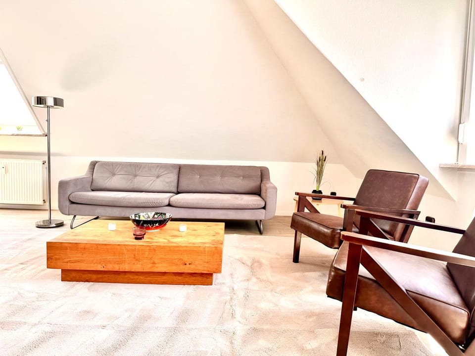 Loft 16 Weyhe - Self Check-In, Smart TVs, WLAN, 84 qm Apartment in Lower Saxony, Germany