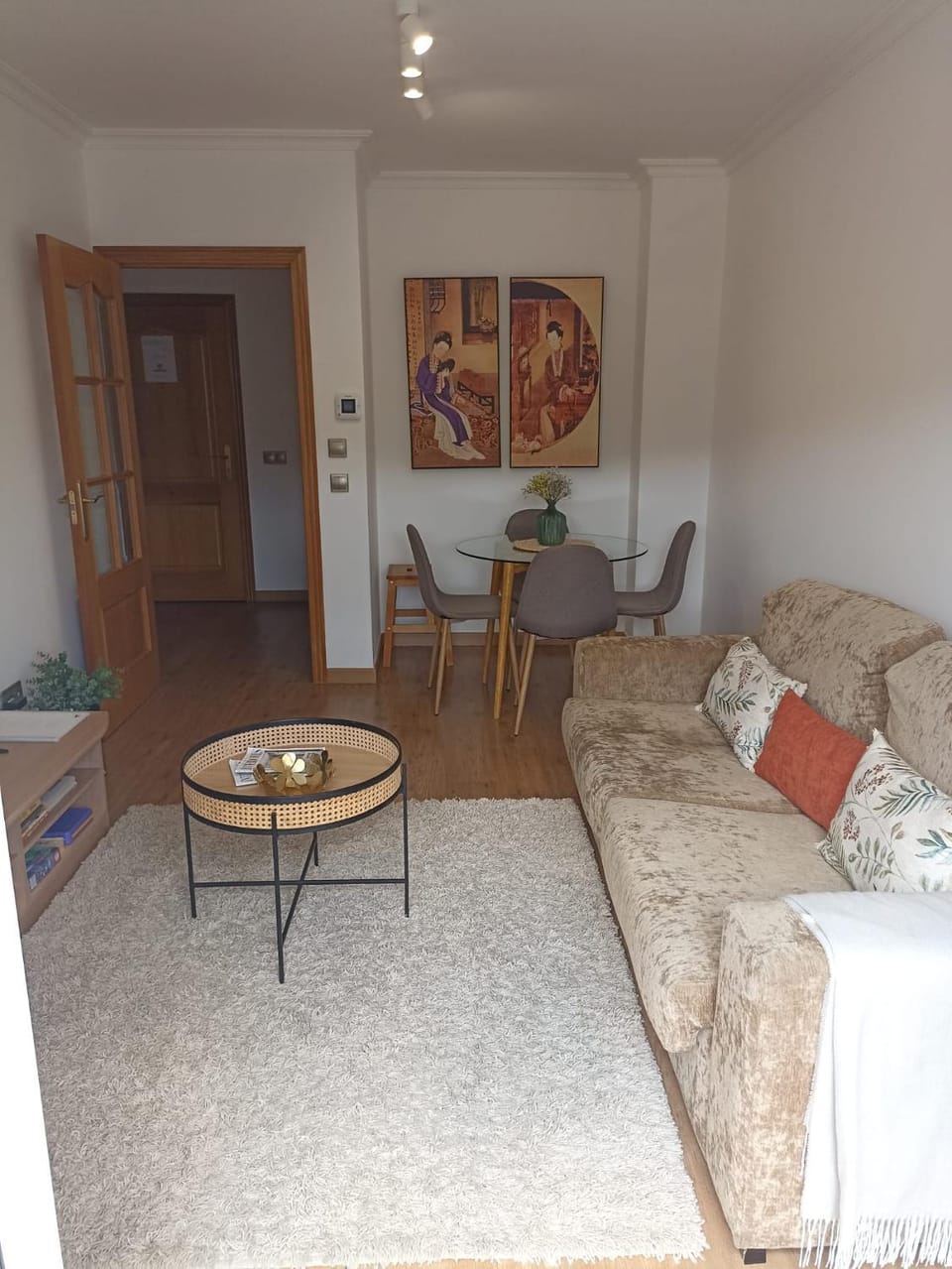 TV and multimedia, Living room, Dining area