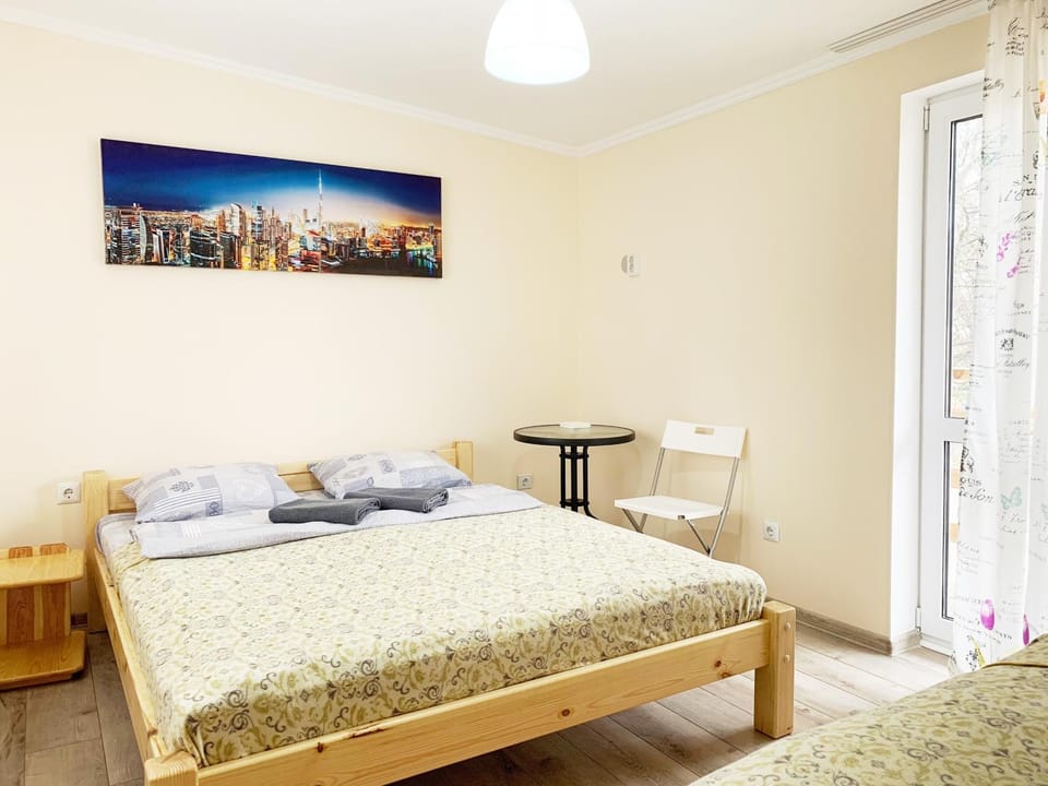 Кімнати на Янгеля 22 хв до вокзалу, ЦЕНТРУ, Hostel in Ukraine